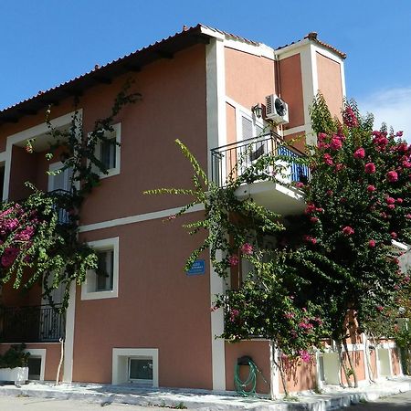 Konstantinos Apartments Agia Efimia Buitenkant foto