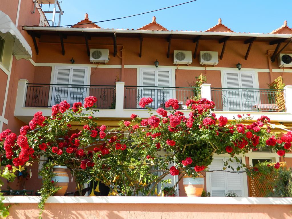 Konstantinos Apartments Agia Efimia Buitenkant foto