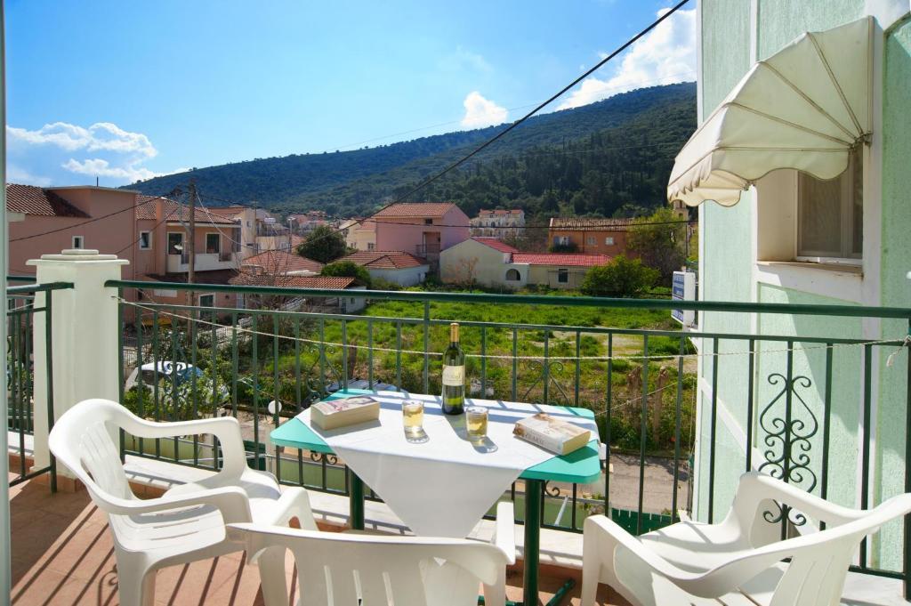 Konstantinos Apartments Agia Efimia Buitenkant foto