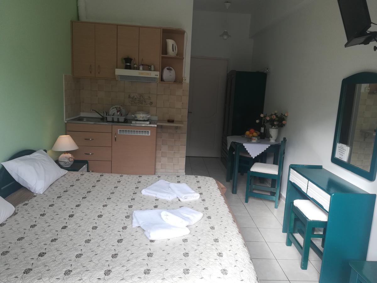 Konstantinos Apartments Agia Efimia Buitenkant foto