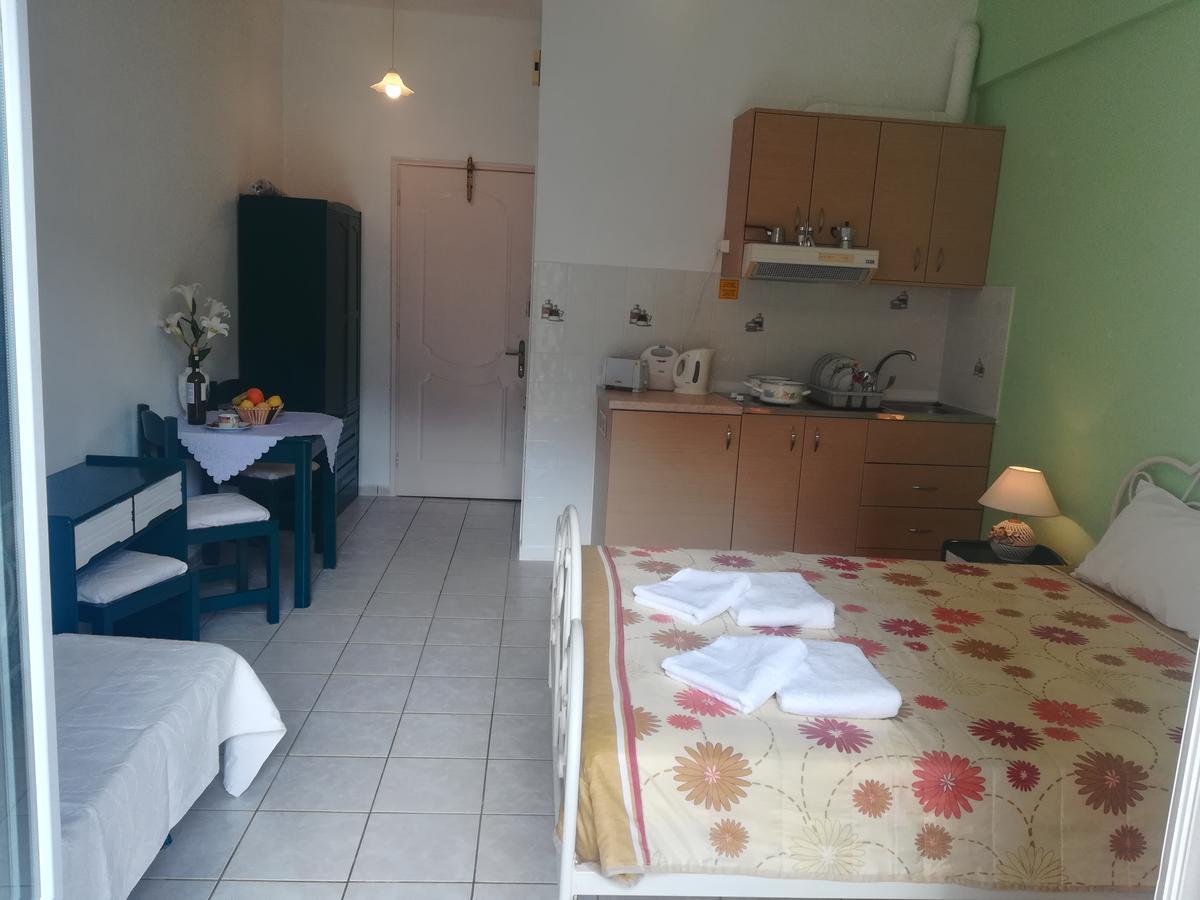 Konstantinos Apartments Agia Efimia Buitenkant foto