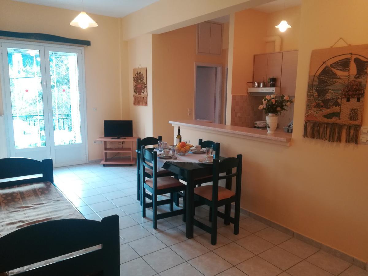 Konstantinos Apartments Agia Efimia Buitenkant foto