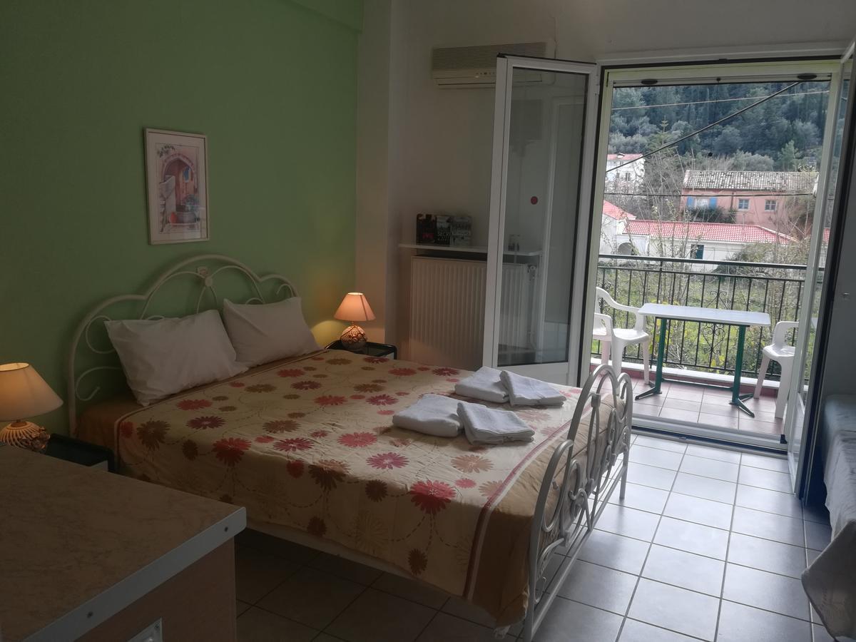 Konstantinos Apartments Agia Efimia Buitenkant foto